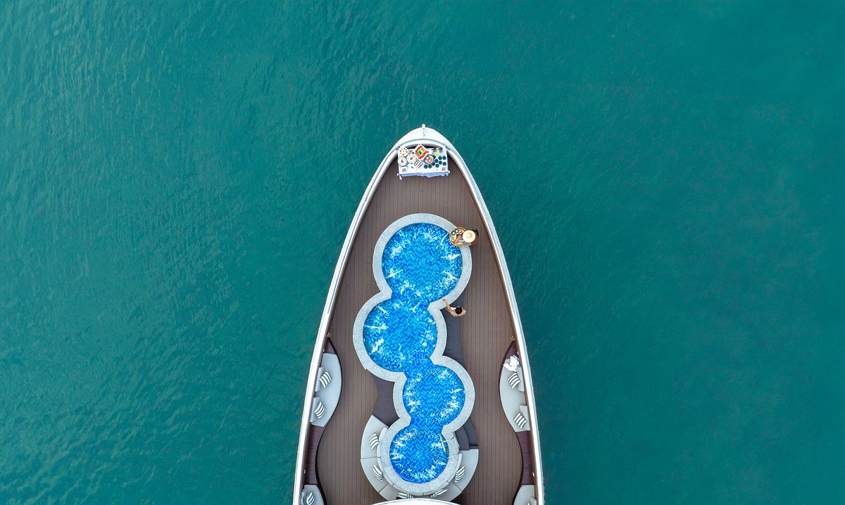 Symphony Cruise Ha Long Bay luxury day cruise